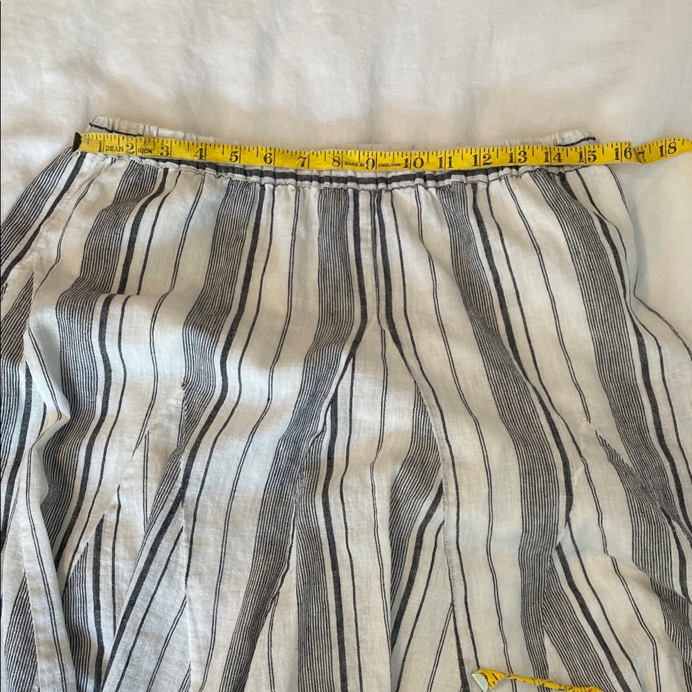 Neiman Marcus Cream and Gray Striped A-Line Midi Skirt - Picture 3 of 8